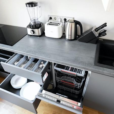 Brand New, Family-Friendly With A Great Location - Moon Apartment Вентспилс Экстерьер фото